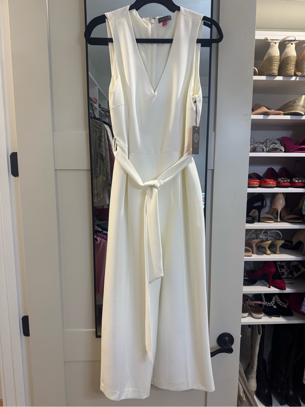 Vince Camuto Cream Sleeveless V-Neck Jumpsuit with Waist Tie